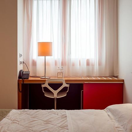 New Ipoint Hotel Сан-Джованни-ин-Персичето Экстерьер фото