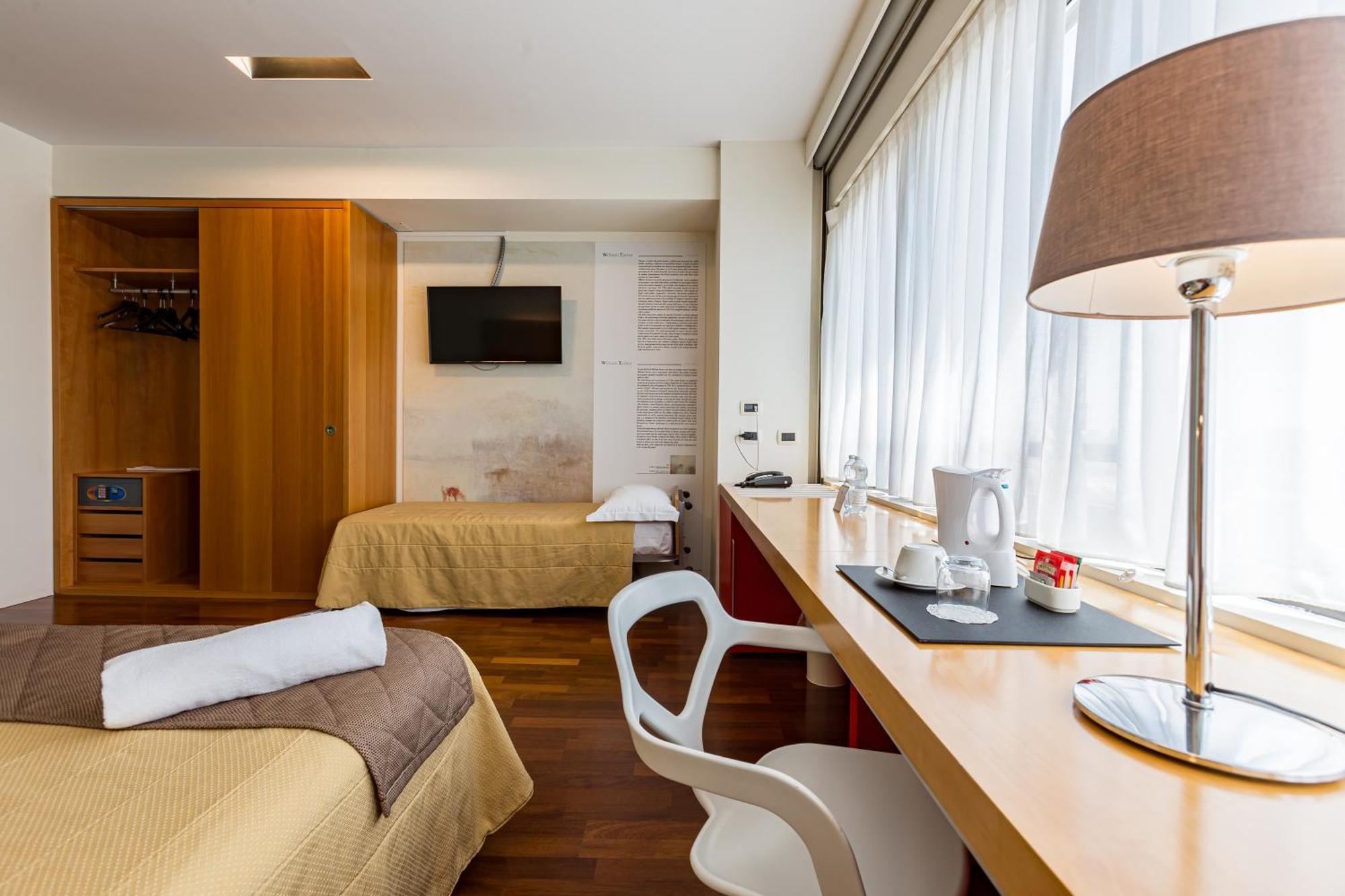 New Ipoint Hotel Сан-Джованни-ин-Персичето Экстерьер фото