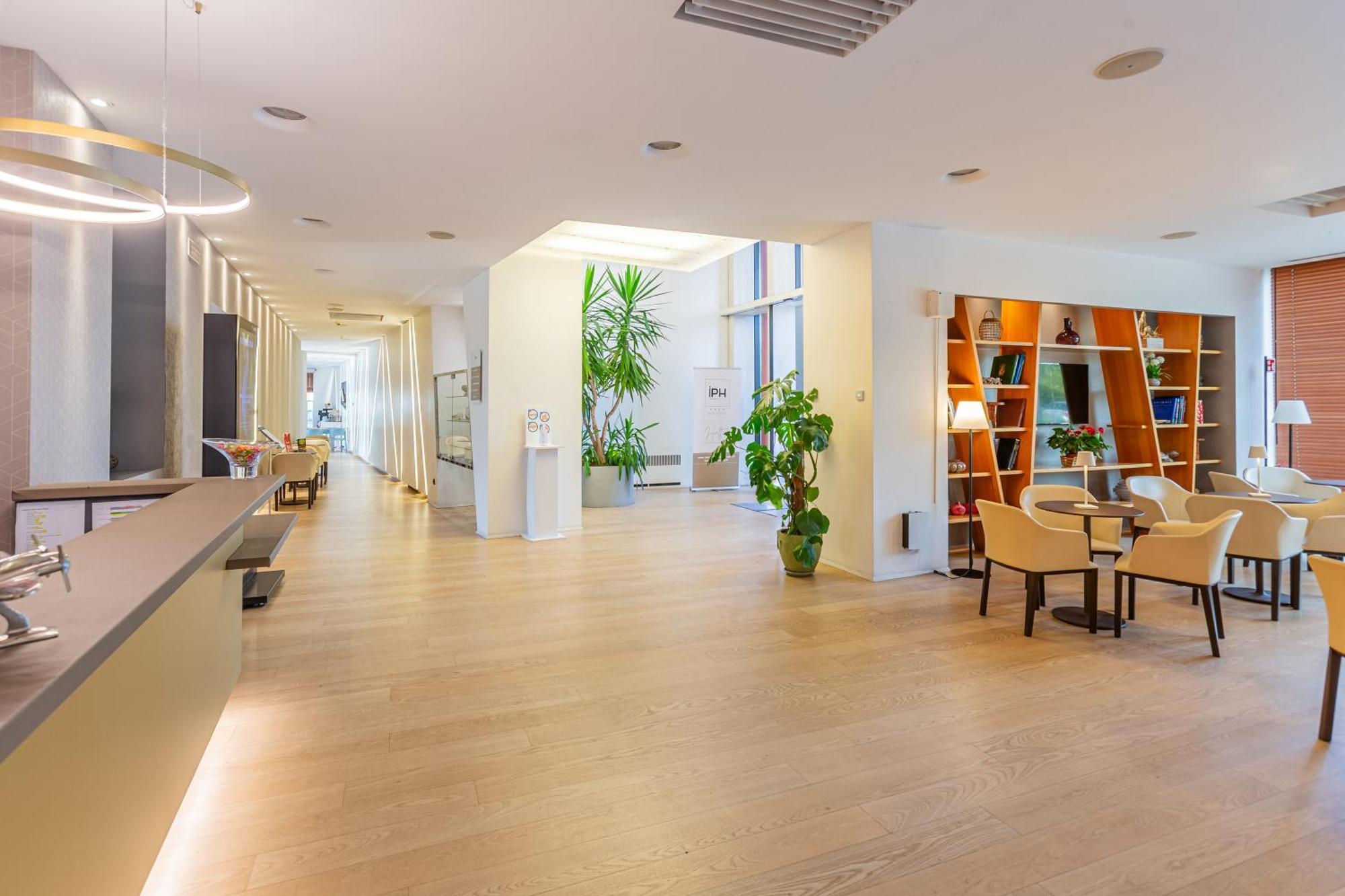 New Ipoint Hotel Сан-Джованни-ин-Персичето Экстерьер фото