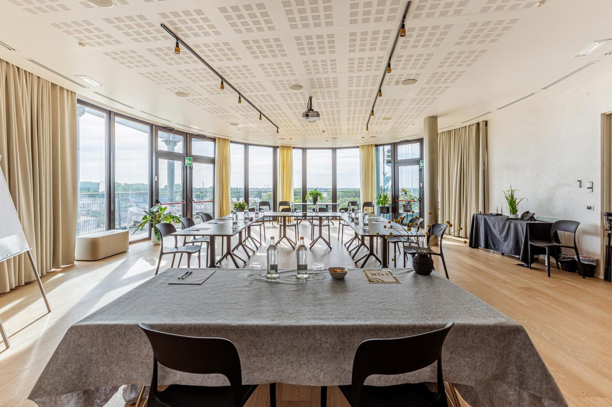 New Ipoint Hotel Сан-Джованни-ин-Персичето Экстерьер фото