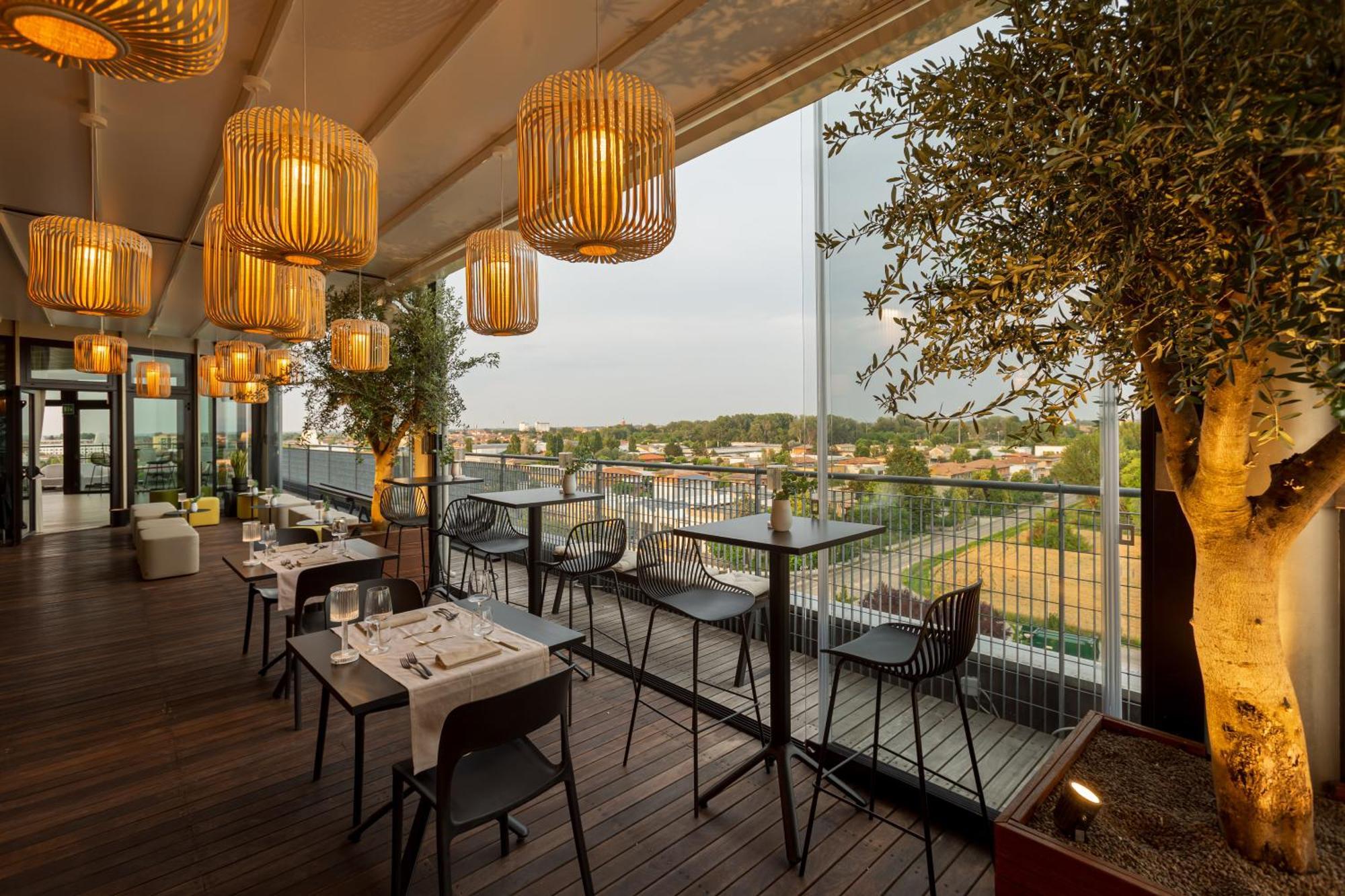 New Ipoint Hotel Сан-Джованни-ин-Персичето Экстерьер фото