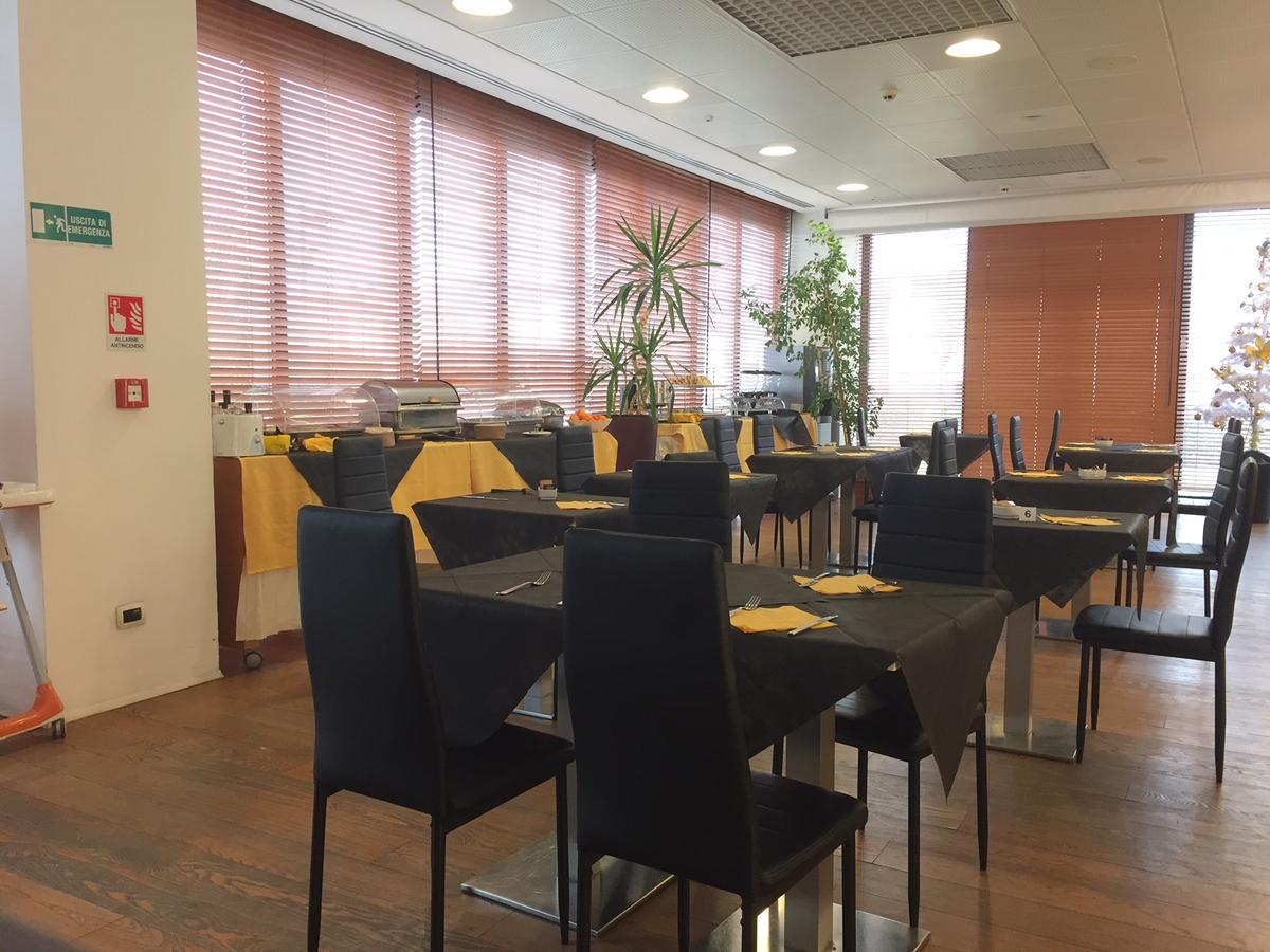 New Ipoint Hotel Сан-Джованни-ин-Персичето Экстерьер фото
