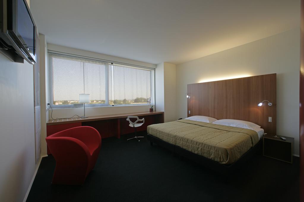 New Ipoint Hotel Сан-Джованни-ин-Персичето Номер фото